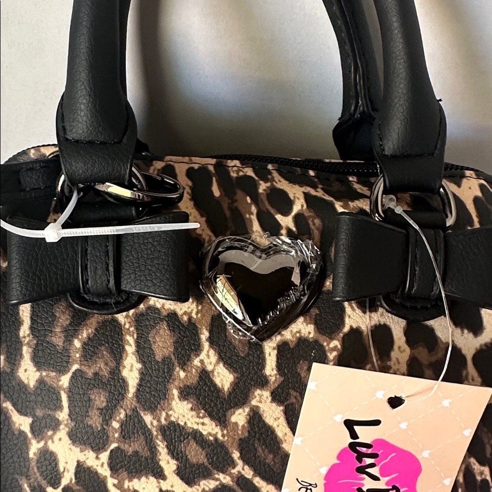NWTRare Luv Betsey Johnson Leopard Print Mini Barrel Bag CrossbodySatchelCheetah - Picture 9 of 16